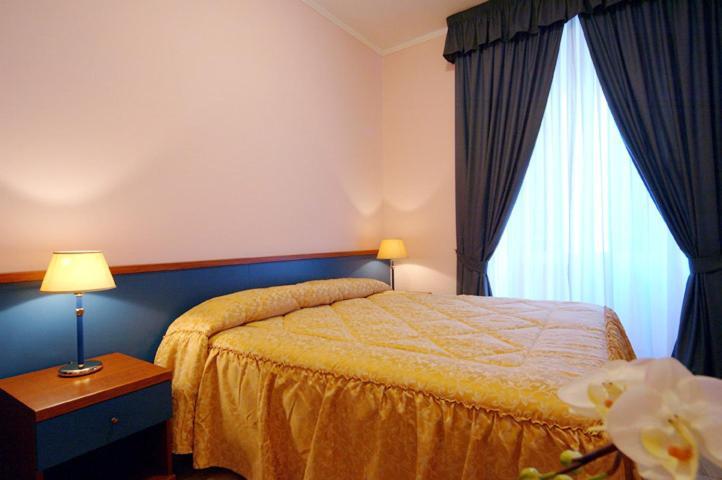 Buone Vacanze Rome Bilik gambar